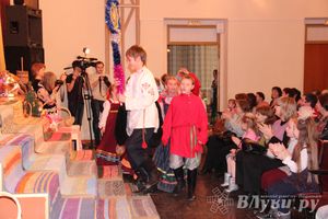  Рождественский концерт ансамбля «Заряница» прошел в Великих Луках (фото)