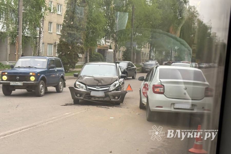 В Великих Луках произошло ДТП