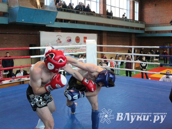 В Великих Луках прошли соревнования по кикбоксингу (ФОТО)