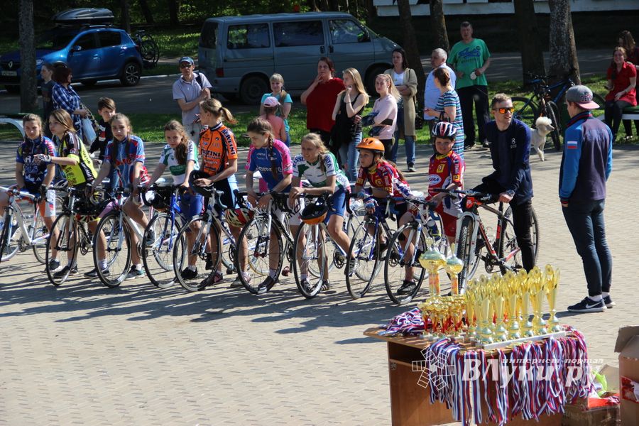 В Великих Луках чествовали лучших велосипедистов (ФОТО)