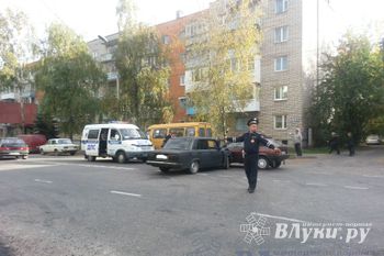 В Великих Луках столкнулись «восьмерка» и «семерка» (ФОТО)