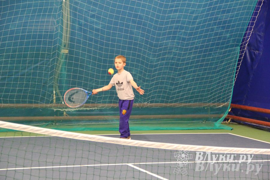 В СК «Ника» проходит открытый городской турнир по большому теннису (фото)