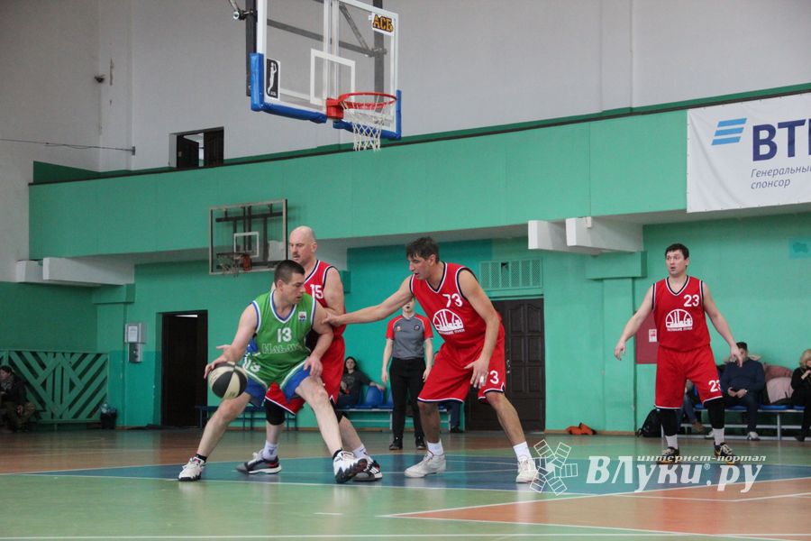 Великолучане — серебряные призеры межрегионального турнира ветеранов баскетбола (ФОТО)