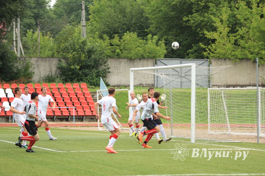 "Экспресс" (Великие Луки) - "Купол-ВДВ" (Псков)