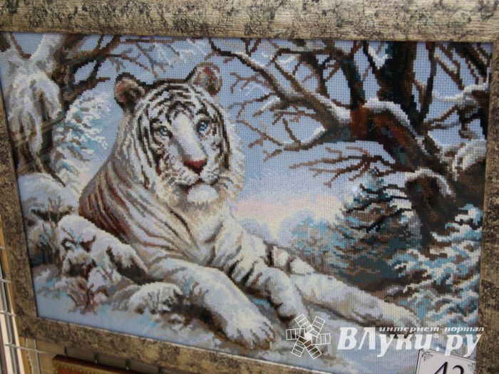 В Великих Луках прошел конкурс-выставка вышивки и бисера (ФОТО)