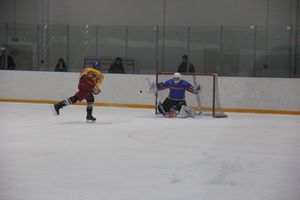 Два зоккейных матча прошли в Великих Луках в рамках Чемпионата города (ФОТО)