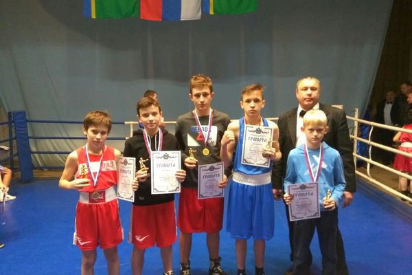 Великолучане привезли награды с традиционного турнира по боксу (ФОТО)