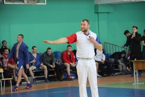 В Великих Луках - время жарких схваток