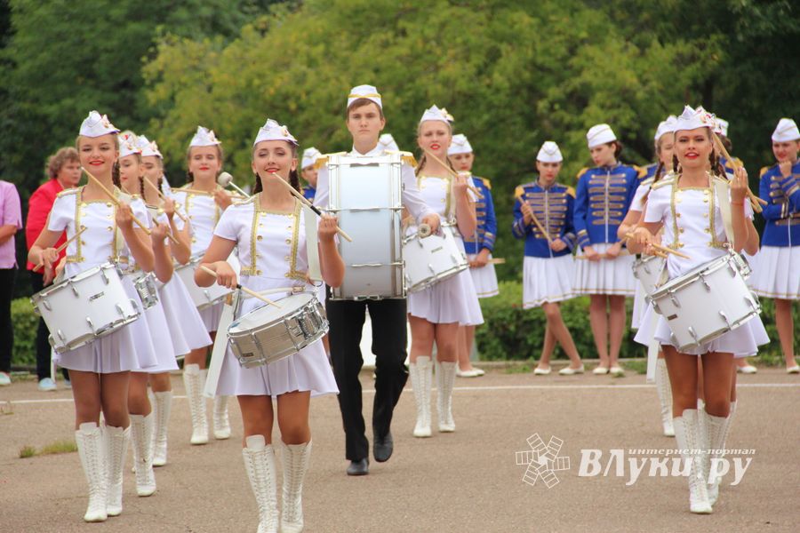 В Великих Луках проходит ​Международный фестиваль-конкурс среди мажореток и барабанщиц (ФОТО)
