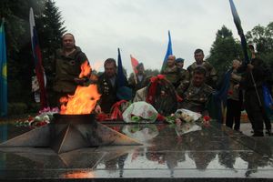 Участники Автопробега ВДВ «Россия - Казахстан - Беларусь «Дорогами воинской славы» посетили Великие Луки