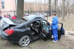 Молодого мужчину с места ДТП на пр-те Гагарина увезла скорая (ФОТО, ВИДЕО)