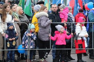 Митинг и праздничные гуляния в Великих Луках (ФОТО)