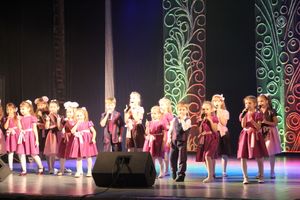 Юные артисты ГДК им. Ленина поздравили мам с праздником (ФОТО)
