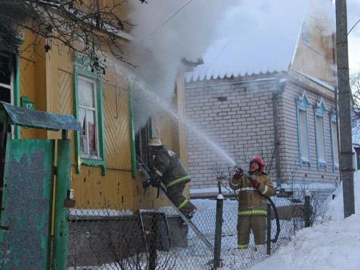 В результате пожара в Невеле погиб мужчина (фото + видео)