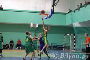 Команда «Экспресс» стала обладательницей Кубка г. Великие Луки по баскетболу