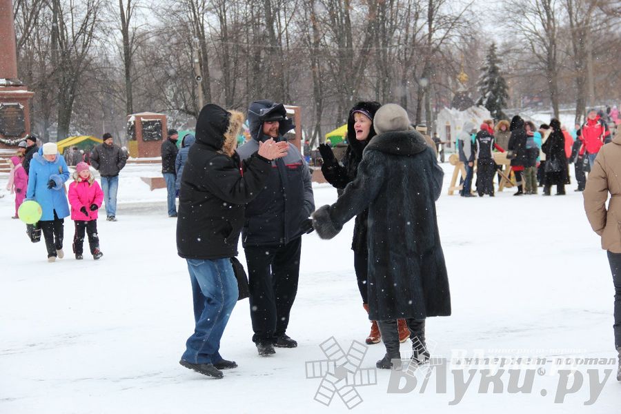 В Великих Луках встретили Масленицу