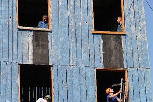 В Великих Луках прошли соревнования среди пожарных