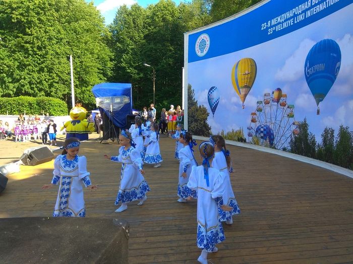 ​Воспитанницы детского сада 16 приняли участие в праздничном концерте, посвященном МВВвВЛ-2018 (ФОТО)