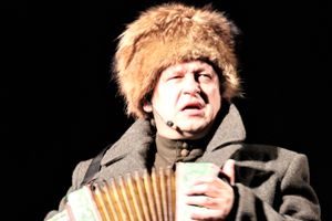 Кони стоят пьяные, хлопцы запряженные — в ГДК Ленина сыграли «Свадьбу в Малиновке» (ФОТО)