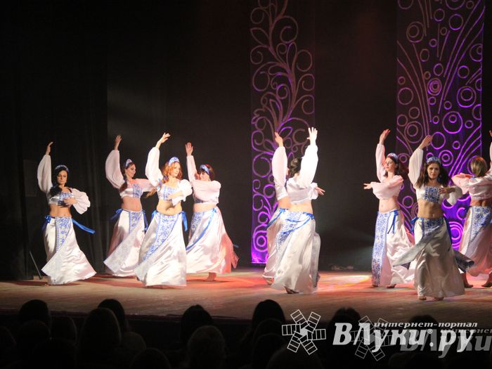 В ДК им. Ленина состоялся отчетный концерт студии восточного танца «Восточные сладости» (фото)