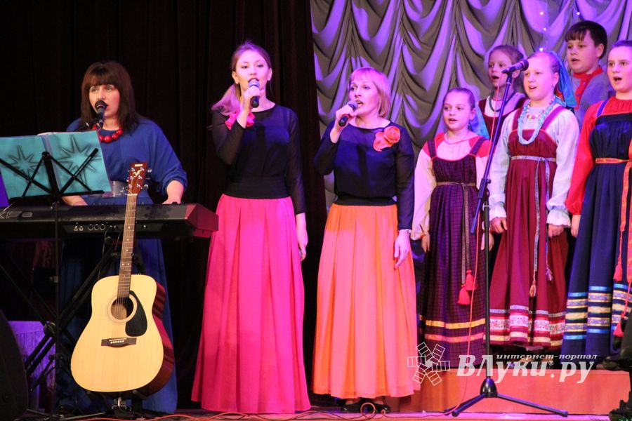 В Великих Луках состоялся праздничный концерт «В Светлый праздник Рождества» 