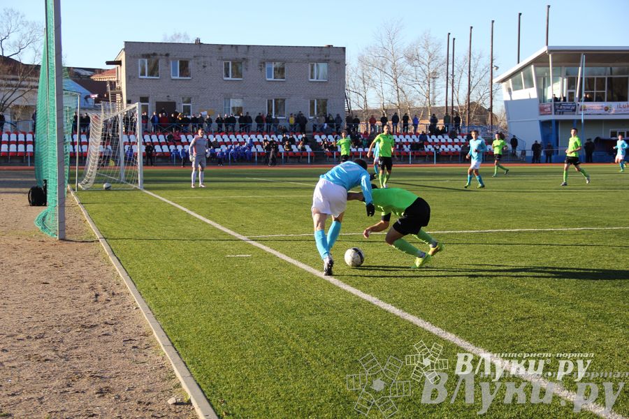 Футбольный матч «Луки-Энергия» — «Карелия» (фото)