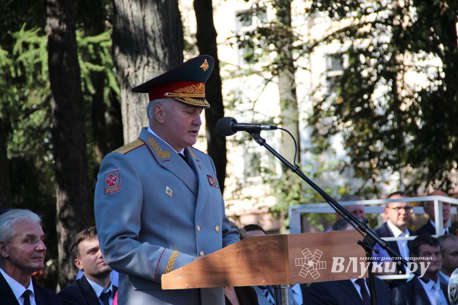 Военный парад в Великих Луках, часть II (ФОТО)