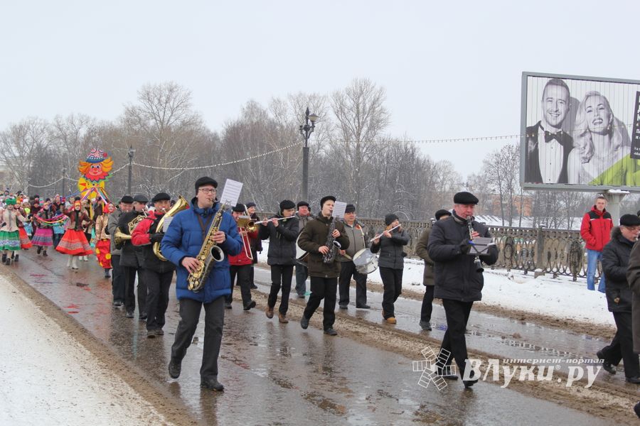 В Великих Луках прошел праздник Масленицы (ФОТО)