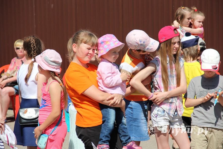 В Великих Луках отмечают День защиты детей 