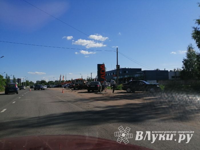 ДТП с участием трёх автомобилей на улице Гоголя (ФОТО)