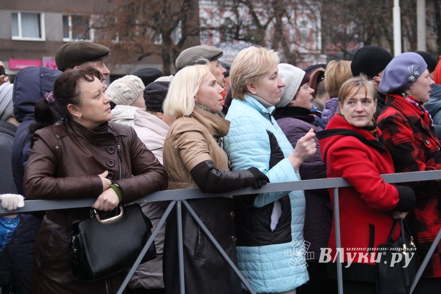 Великие Луки отметили День народного единства (фоторепортаж)