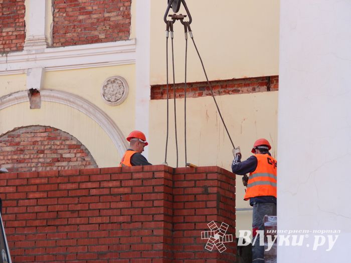 В театре не могут быть пластиковые окна... (фото)