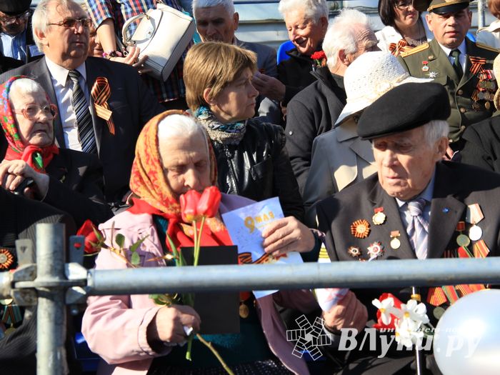 Великие Луки отмечают День Победы