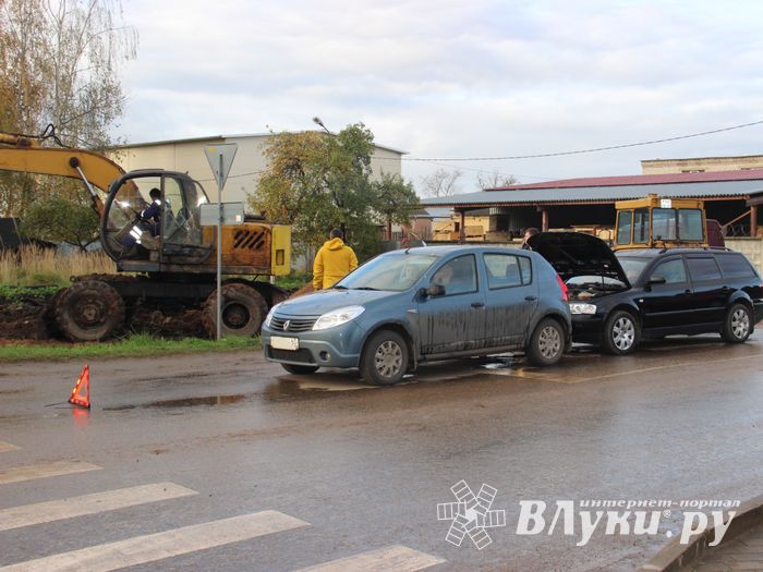 ДТП на улице Мурманской в Великих Луках (ФОТО)