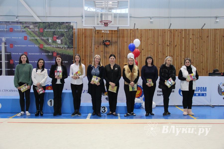 ​В Великих Луках прошли соревнования по художественной гимнастике (ФОТО)