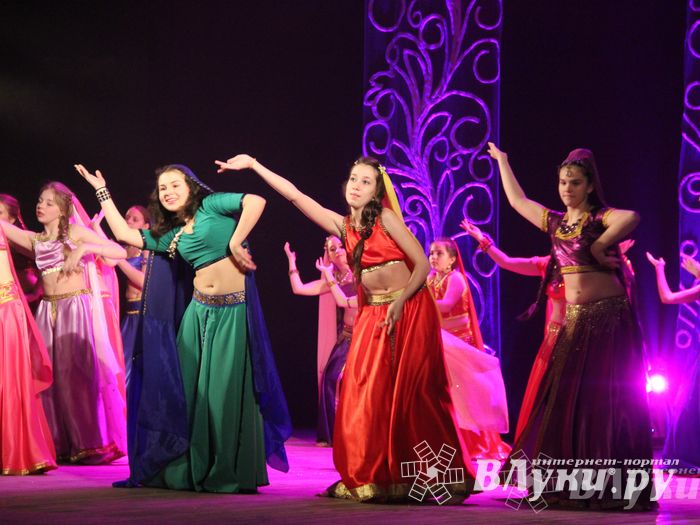 В ДК им. Ленина состоялся отчетный концерт студии восточного танца «Восточные сладости» (фото)