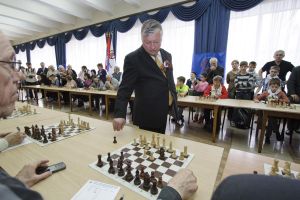 Шахматист из Великолукского района успешно выступил на всероссийском турнире пенсионеров в Туле (фото)