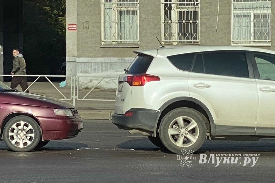 ДТП в районе Карцево затрудняет движение (ФОТО)