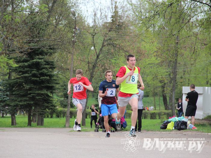 В Великих Луках прошла весенняя городская эстафета (фото)