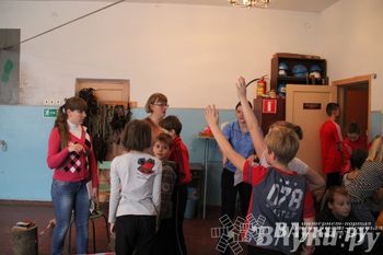 В Великих Луках проходят открытые соревнования по ориентированию «Спортивный лабиринт» «Ура, каникулы!», посвящённые 65-летию Дома детского творчества (фото)