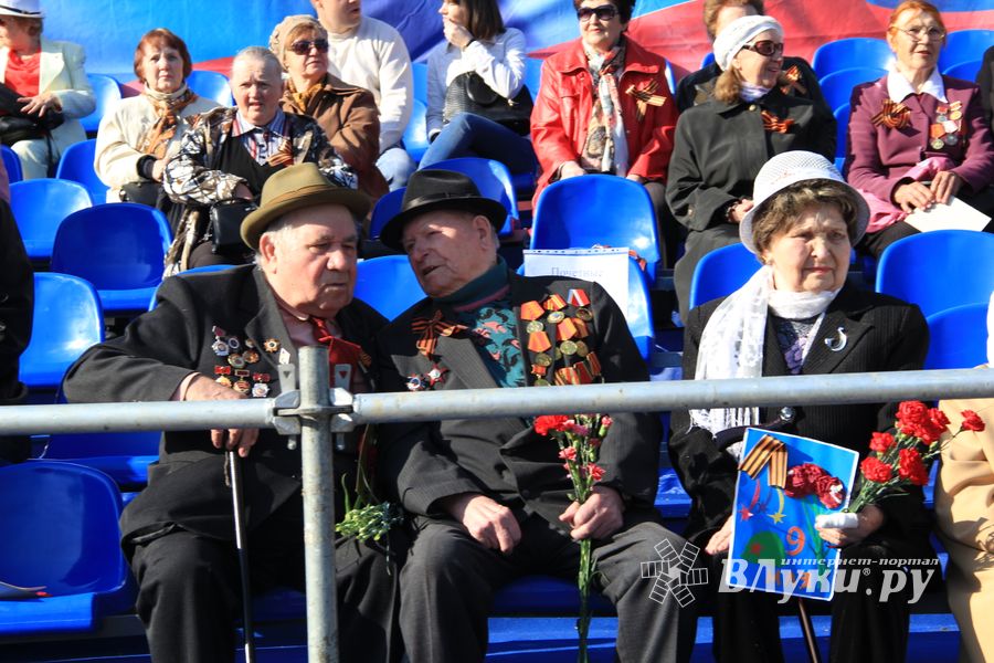 Великие Луки отмечают День Победы