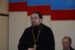 В Великих Луках нравственно-этические проблемы обсудили полицейские с представителем духовенства (фото)