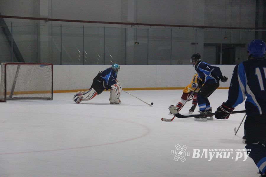 В великолукском «Айсберге» прошли матчи Чемпионата Псковской области по хоккею (ФОТО)