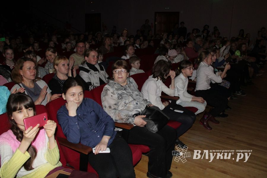 «Великолукская Веснянка» на сцене ДК ЛК