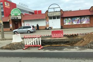 На Октябрьском пр-те и сегодня затруднено движение (ФОТО)