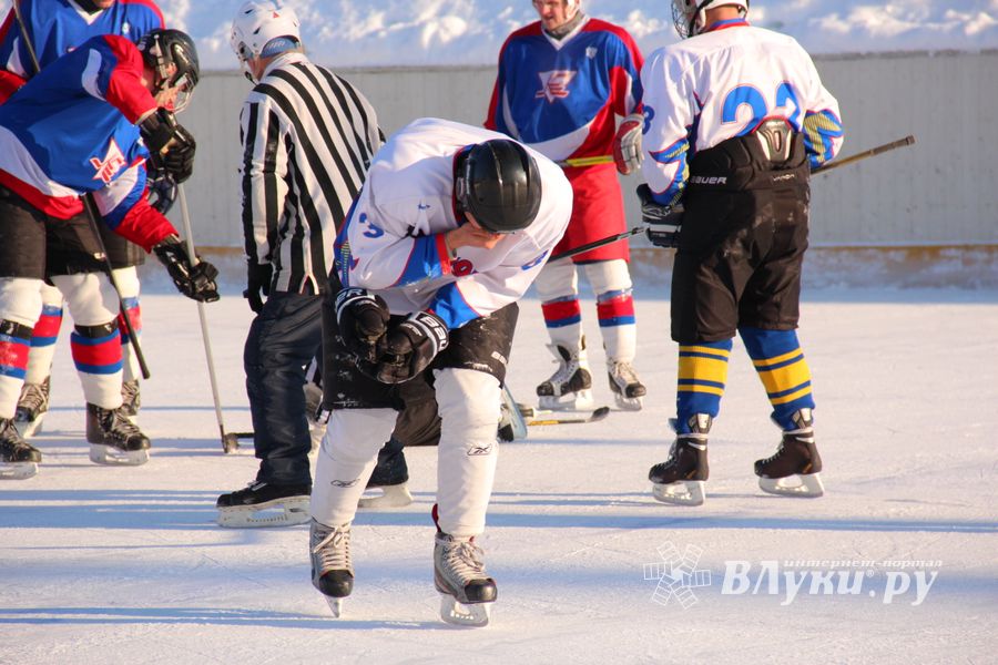 Великолукский хоккей: много забитых шайб, немного потасовок и разбитых лиц (фото)