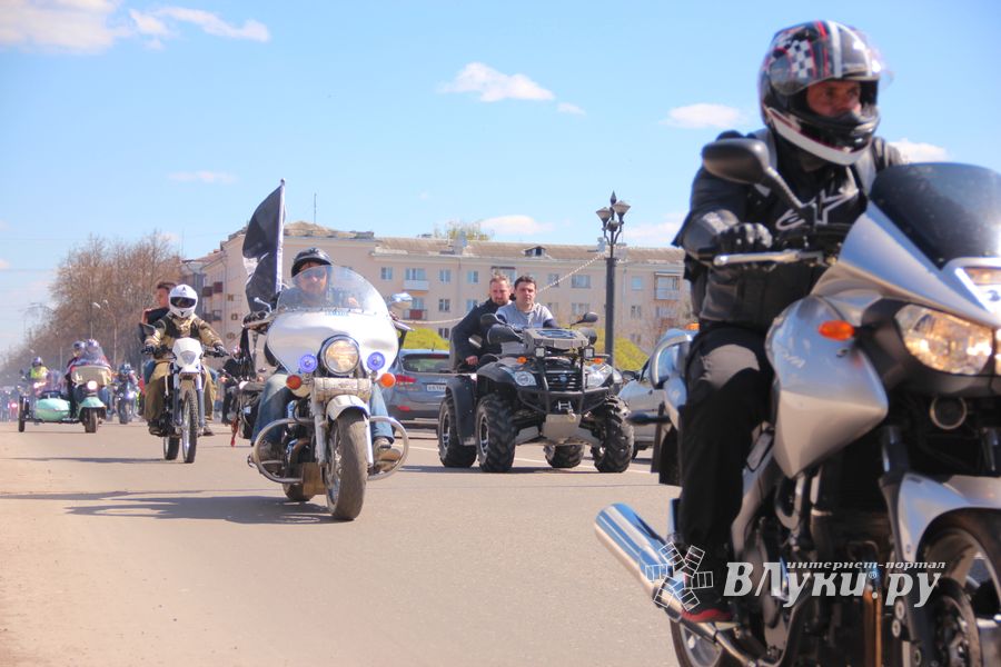 В Великих Луках открыли мотосезон - 2017 (ФОТО)
