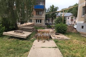 В Великих Луках «вскрывают» дворы (ФОТО)