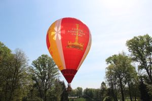 Шар, посвященный 850-летию города, поднялся над Великими Луками (ФОТО)