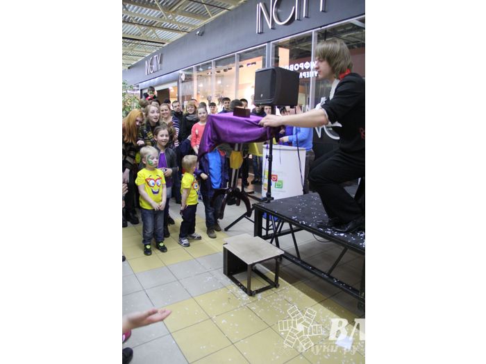 В ТЦ «Апельсин» прошла весенняя ночь распродаж